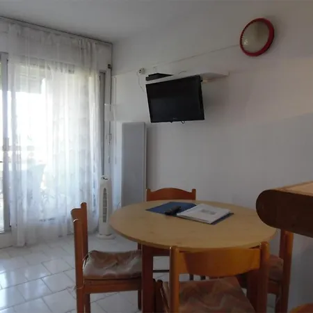 Apartment Renove Pour 4 Pers Avec Climatisation Et Parking, Face - Fr-1-750-73 *